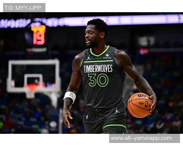 兰德尔表现出色11投7中斩获21分8助攻三分球命中率高达50